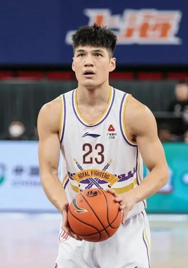 开云体育-热火队主教练列维出色完成场比赛的简单介绍