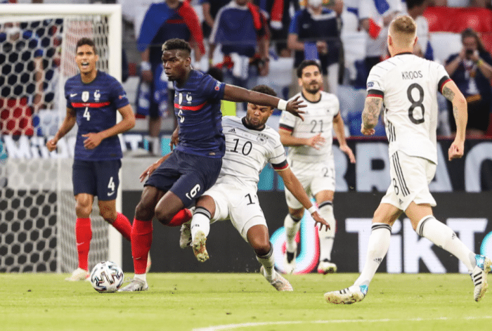 法国足球队在比赛中取得优势