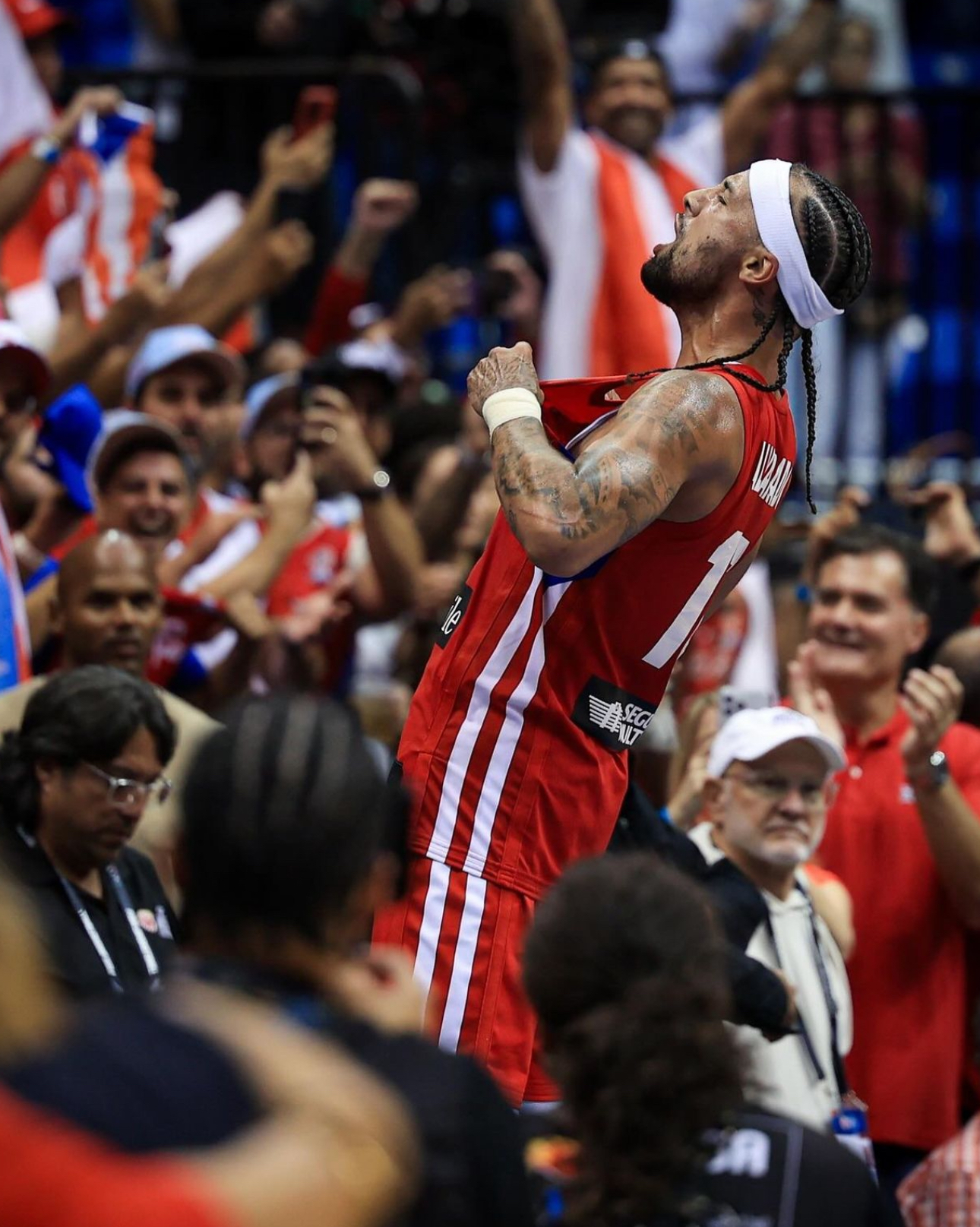 关于阿拉维斯主场大胜瓦拉多利德，疯狂庆祝的信息