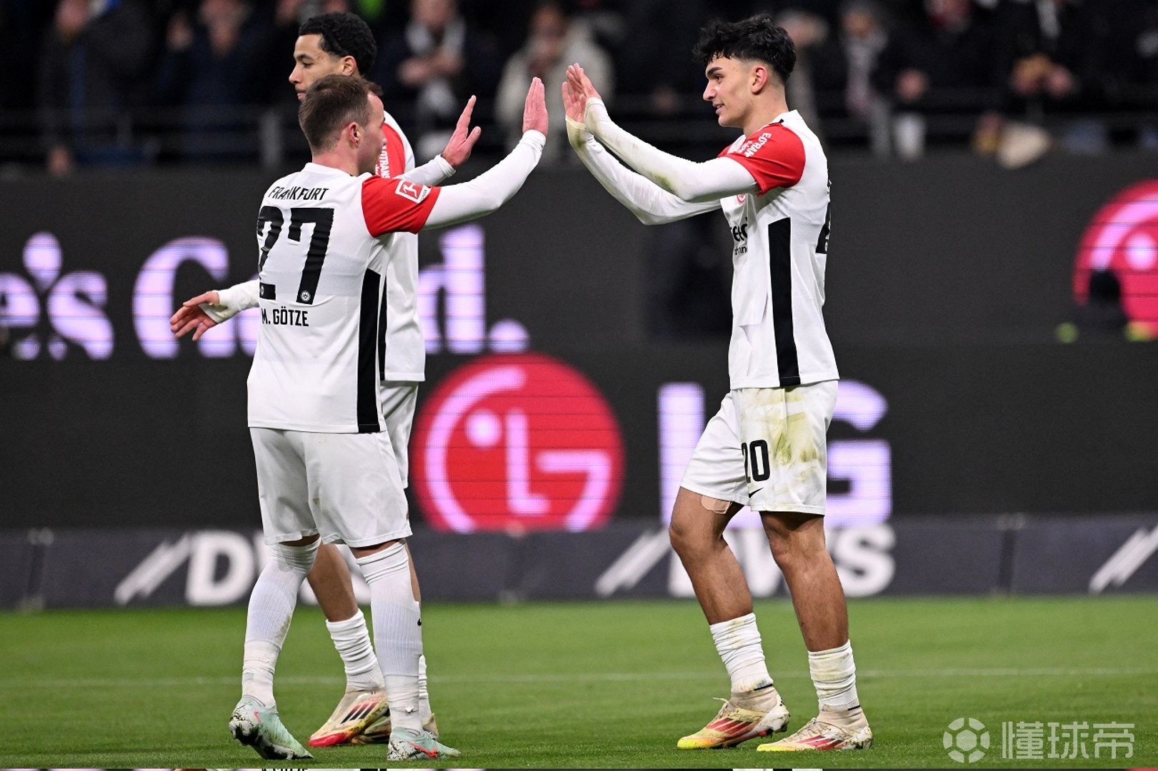 法兰克福队员受轻伤，德甲季后赛前景堪忧的简单介绍