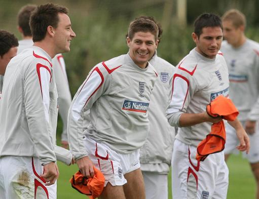 英格兰在足球联赛中继续征战，积极备战