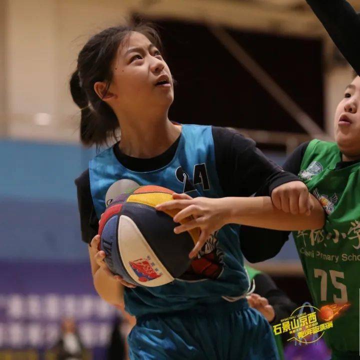 女子篮球联赛迎来新赛季，巾帼不让须眉的简单介绍