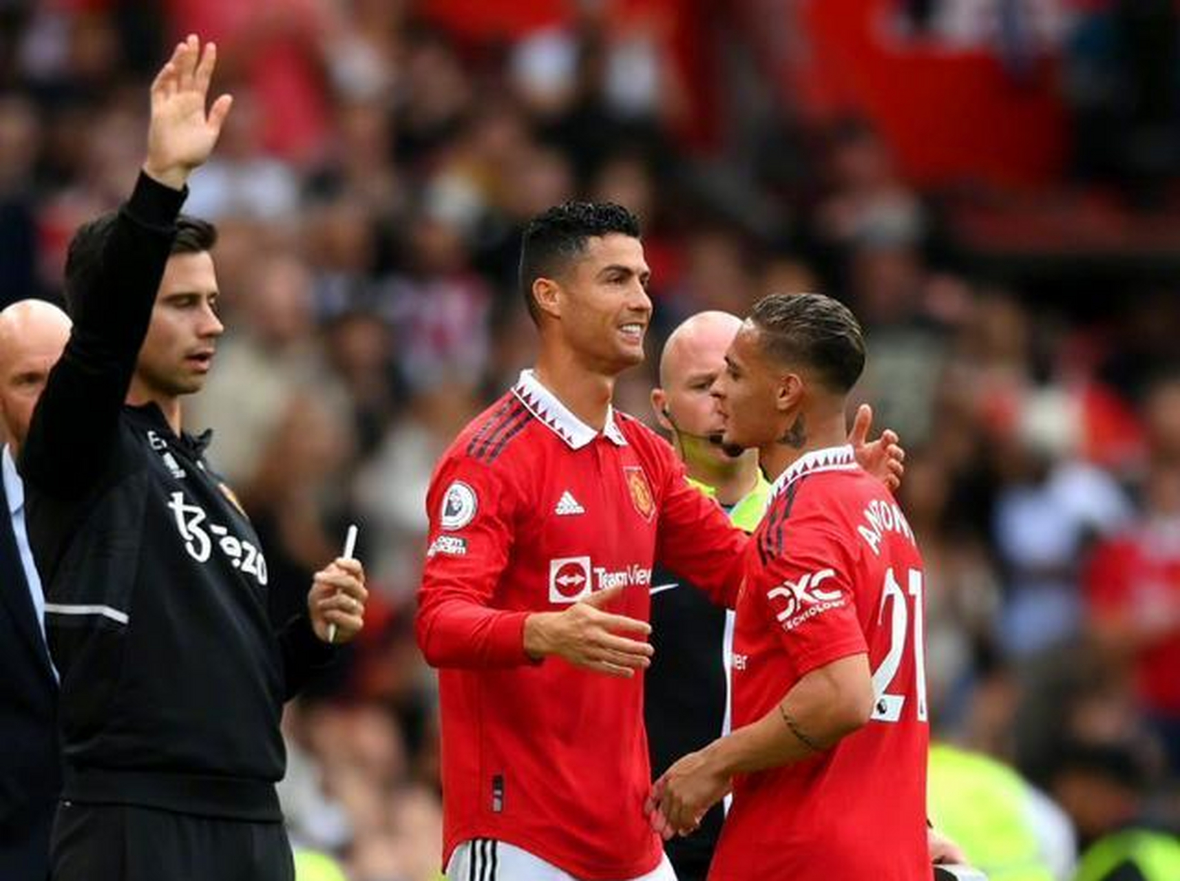 开云体育中国-包含英超劲旅豪取胜利，欧冠抗衡形势明朗的词条