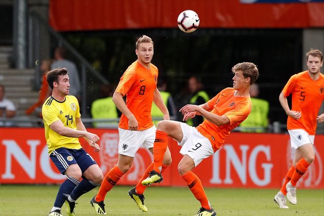 开云体育官网-包含波兰客场负于匈牙利，欧预赛表现不尽如人意的词条