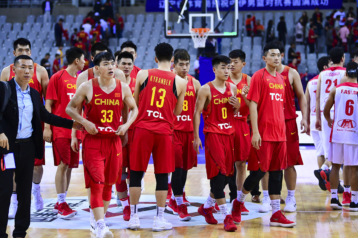 开云体育下载-热门篮球比赛事关注度不减，球队各具实力表现的简单介绍