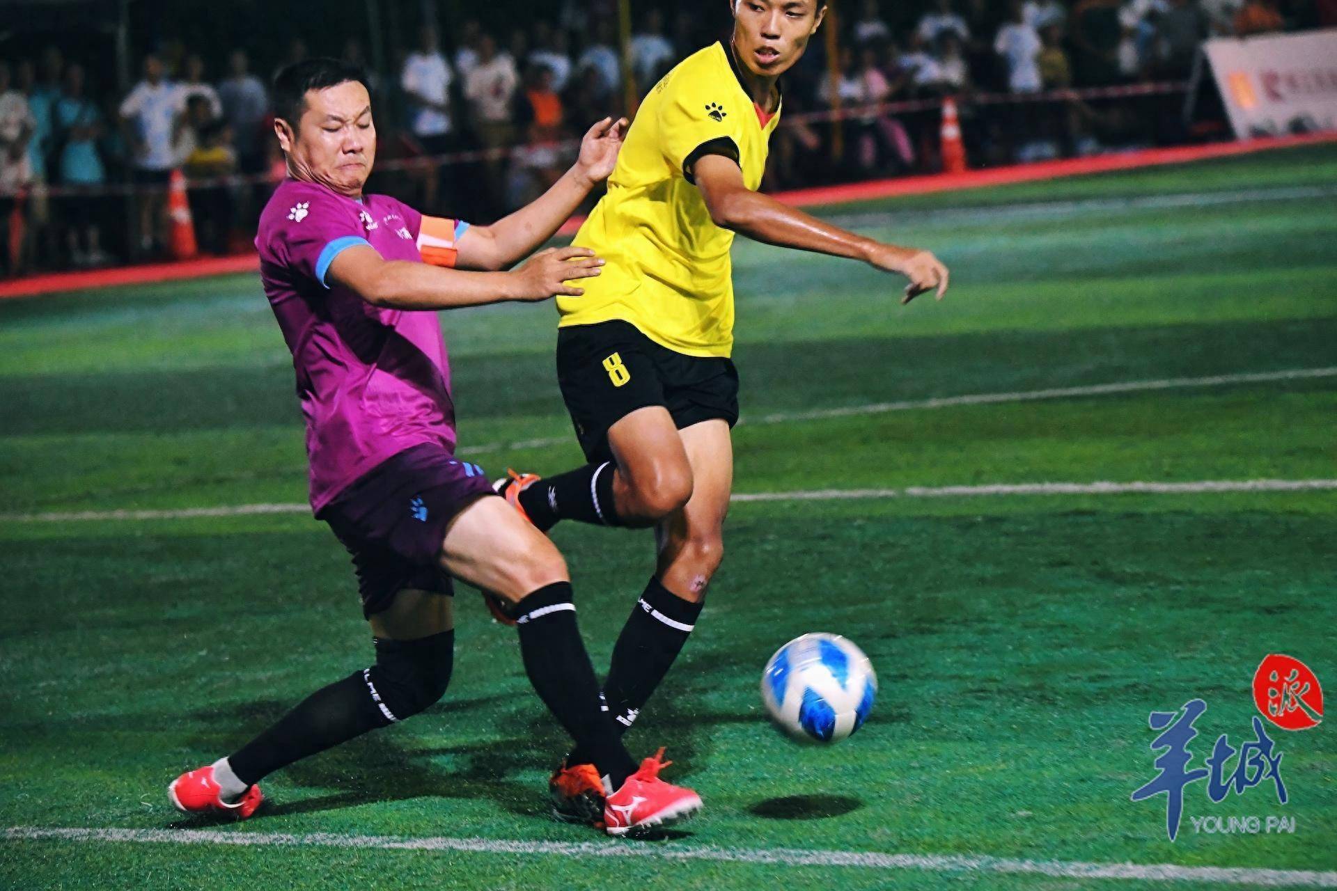 激烈足球赛事精彩观战,场面瞬息万变引动无限 激烈足球赛事精彩观战,场面瞬息万变引动无限