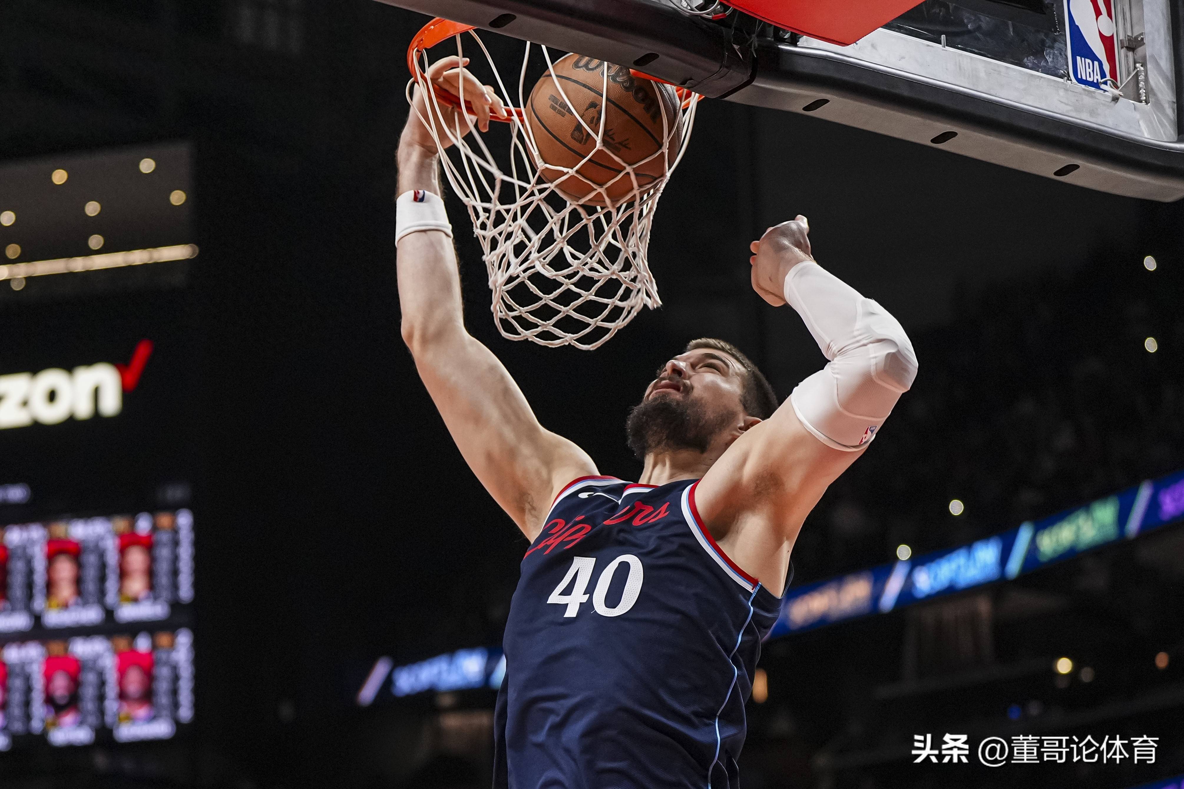 开云体育在线-快船擒下勇士，小卡大杀四方