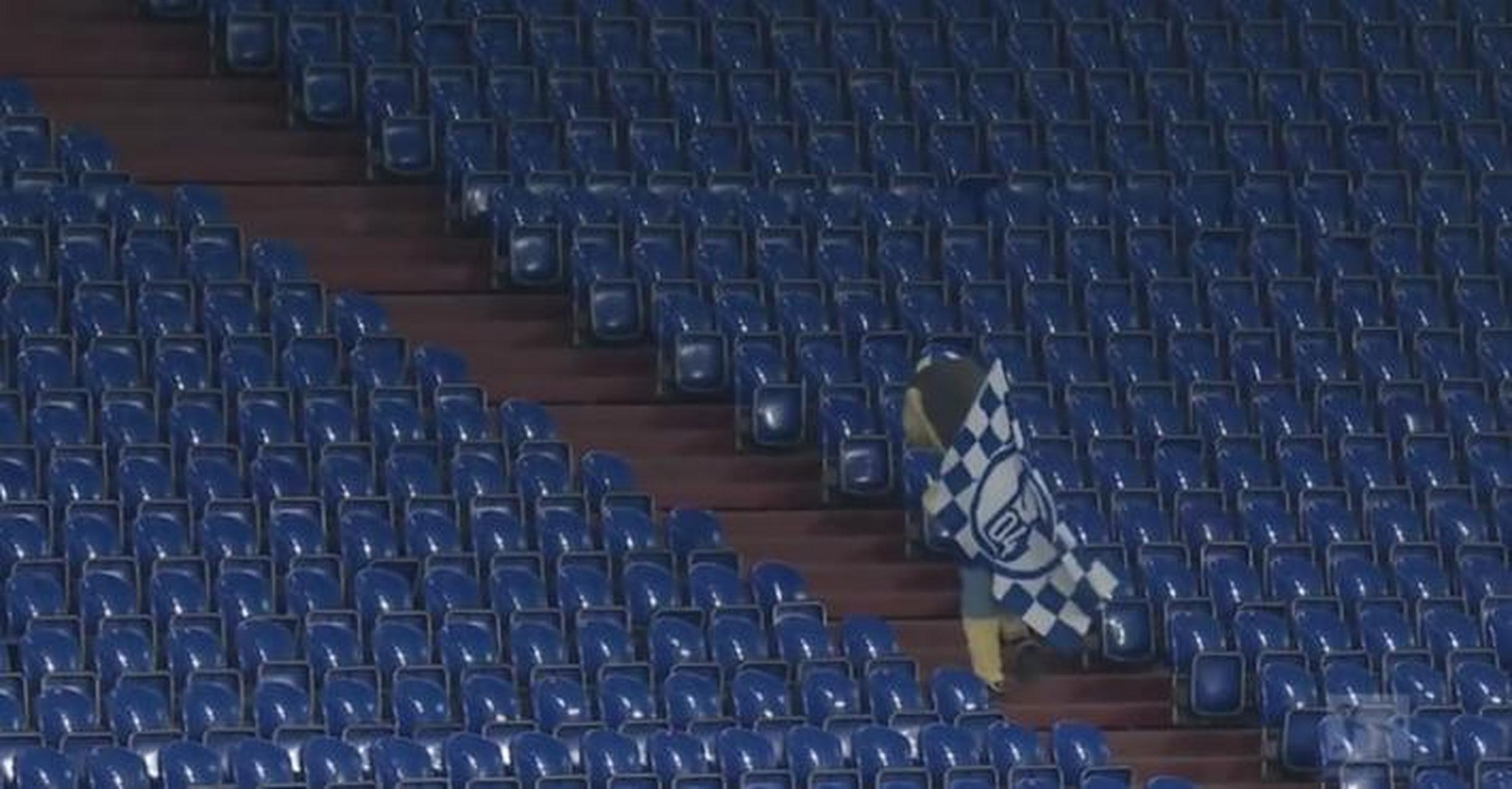 开云体育官方网站-沙尔克遭遇惨败，需重新调整状态