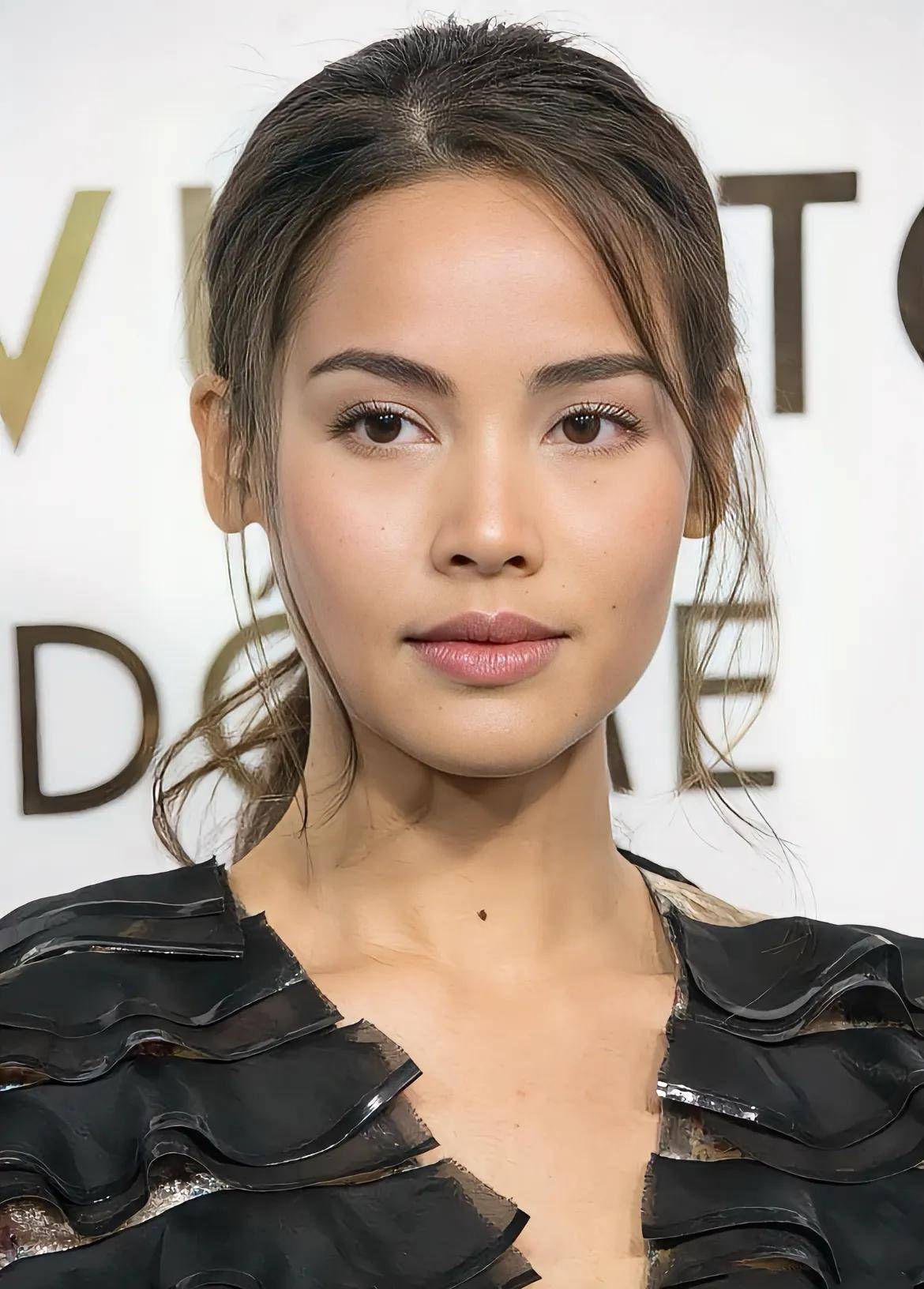 开云官网-关于泰国女足球员荣获个人荣誉奖项，展现实力的信息