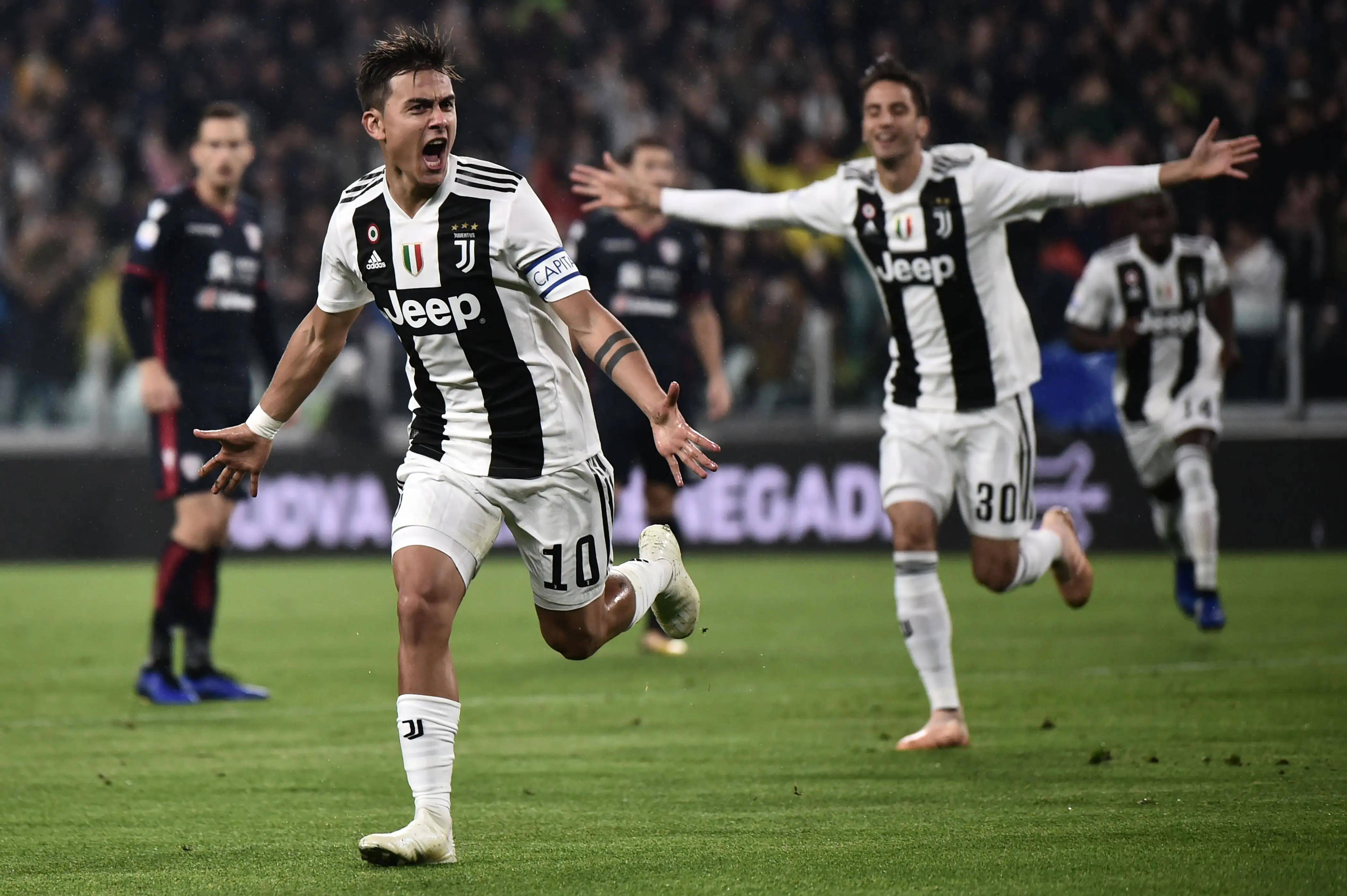 包含AC米兰前锋连续两场破门，助球队获胜的词条