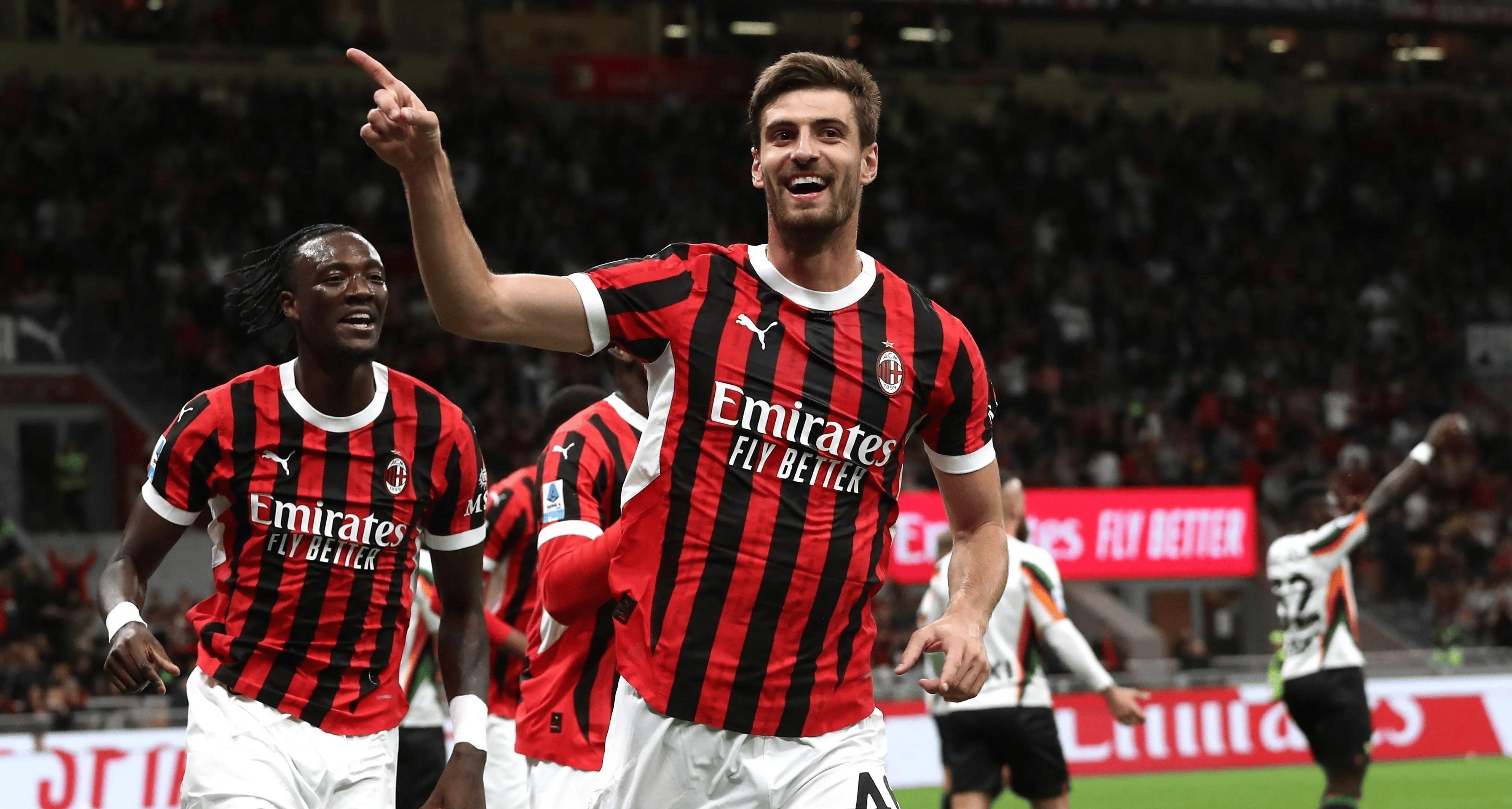 包含AC米兰逆转战胜对手，冲刺欧冠八强的词条