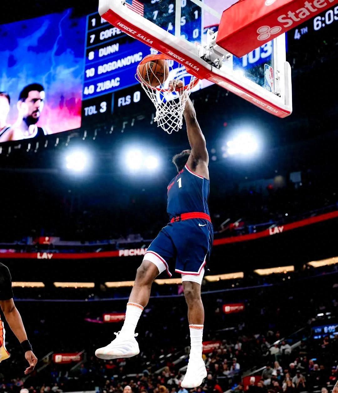 开云体育-关于快船逆转活塞，继续保持不败战绩的信息