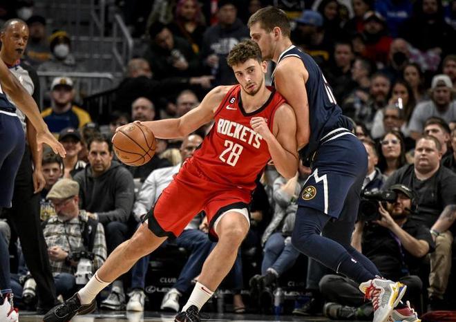 约基奇领衔掘金大战,火箭备战迎战 约基奇领衔掘金大战,火箭备战迎战