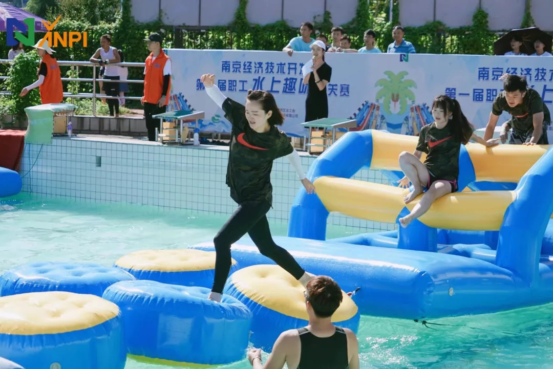 新西兰选手斩获第一,水上项目比赛傲人表现 新西兰选手斩获第一,水上项目比赛傲人表现