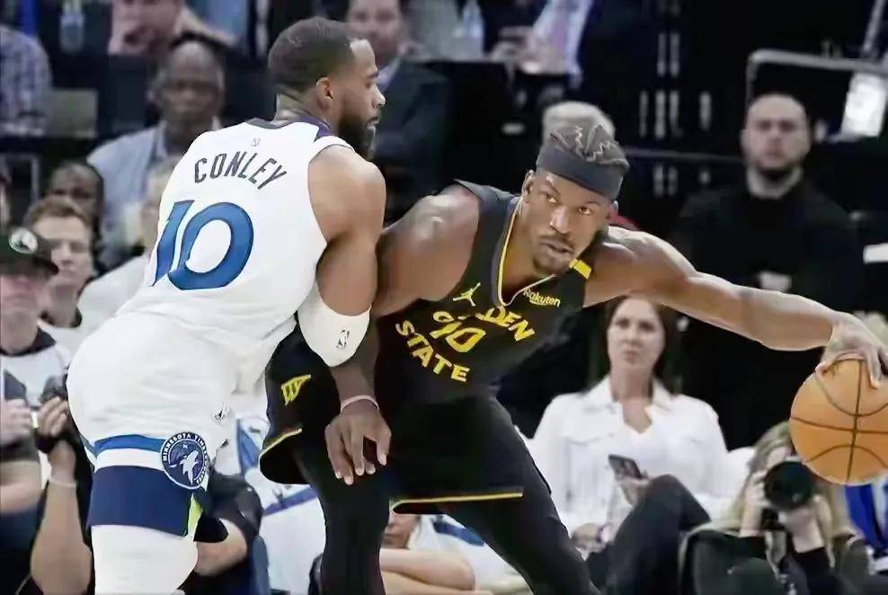 精妙配合让球队轻松击败对手