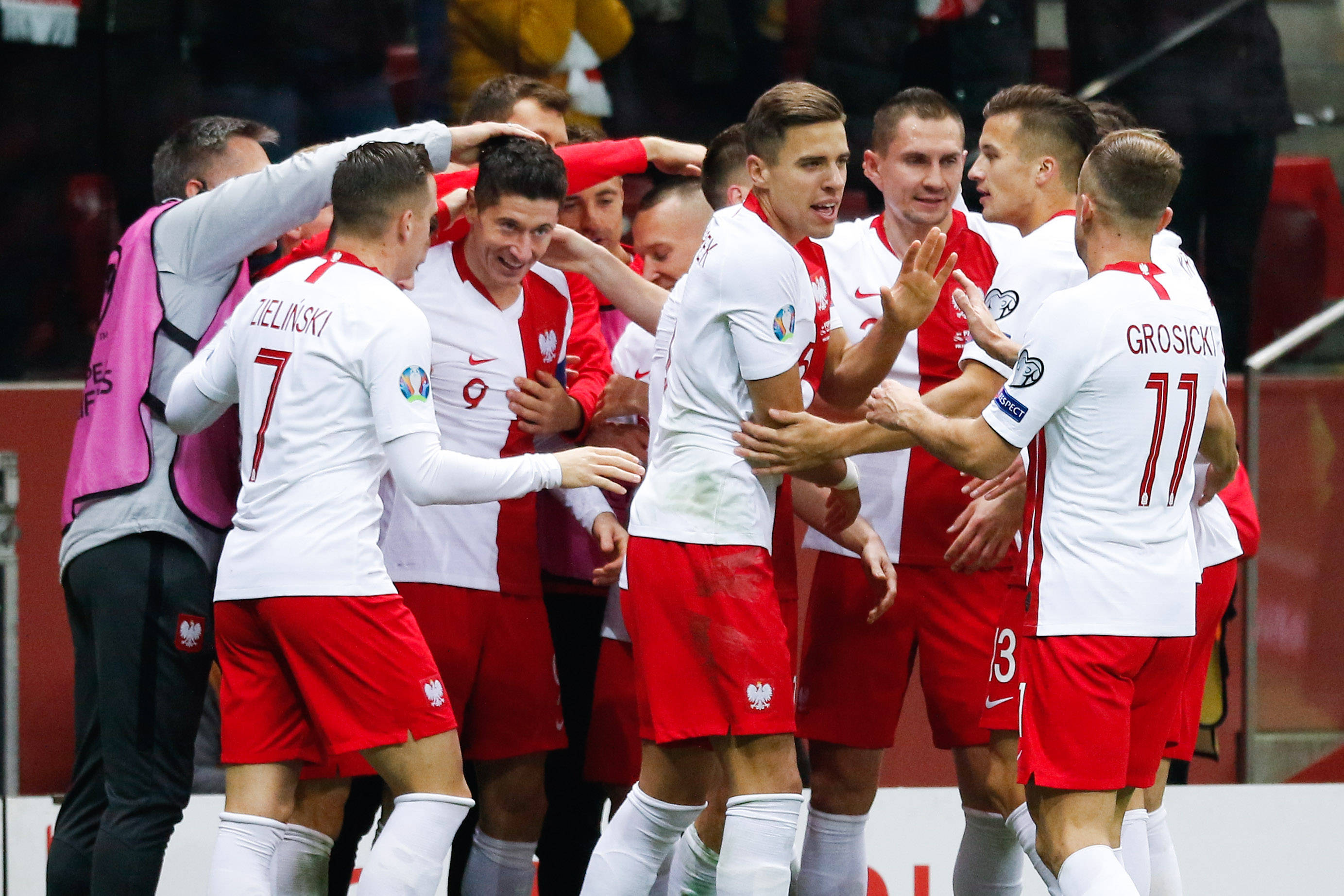 开云体育下载-波兰比乌克兰战平，顺利跻身欧锦赛四强，球迷欢呼的简单介绍