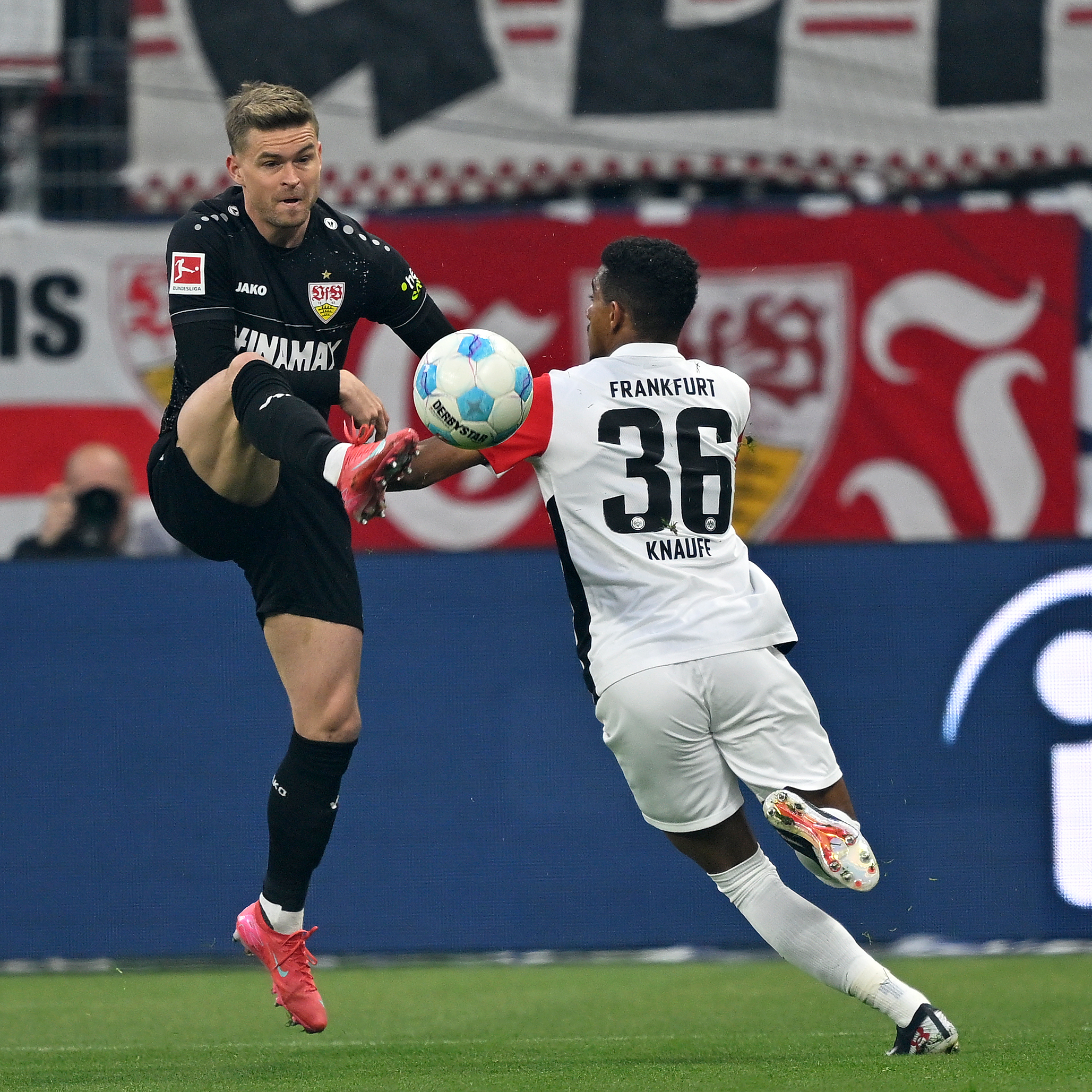 包含斯图加特逆袭凭借进球，击败对手稳获胜利的词条