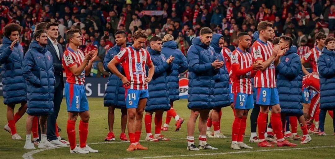 包含西甲联赛热火朝天,球员拼尽全力争取胜利的词条 包含西甲联赛热火朝天,球员拼尽全力争取胜利的词条