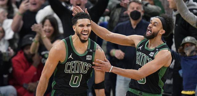 凯尔特人队球员合作愈加紅利，赢得掌声