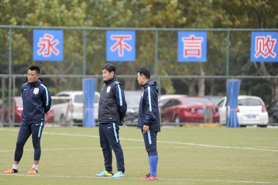 江苏苏宁全队备战迎战对手，展现出色状态