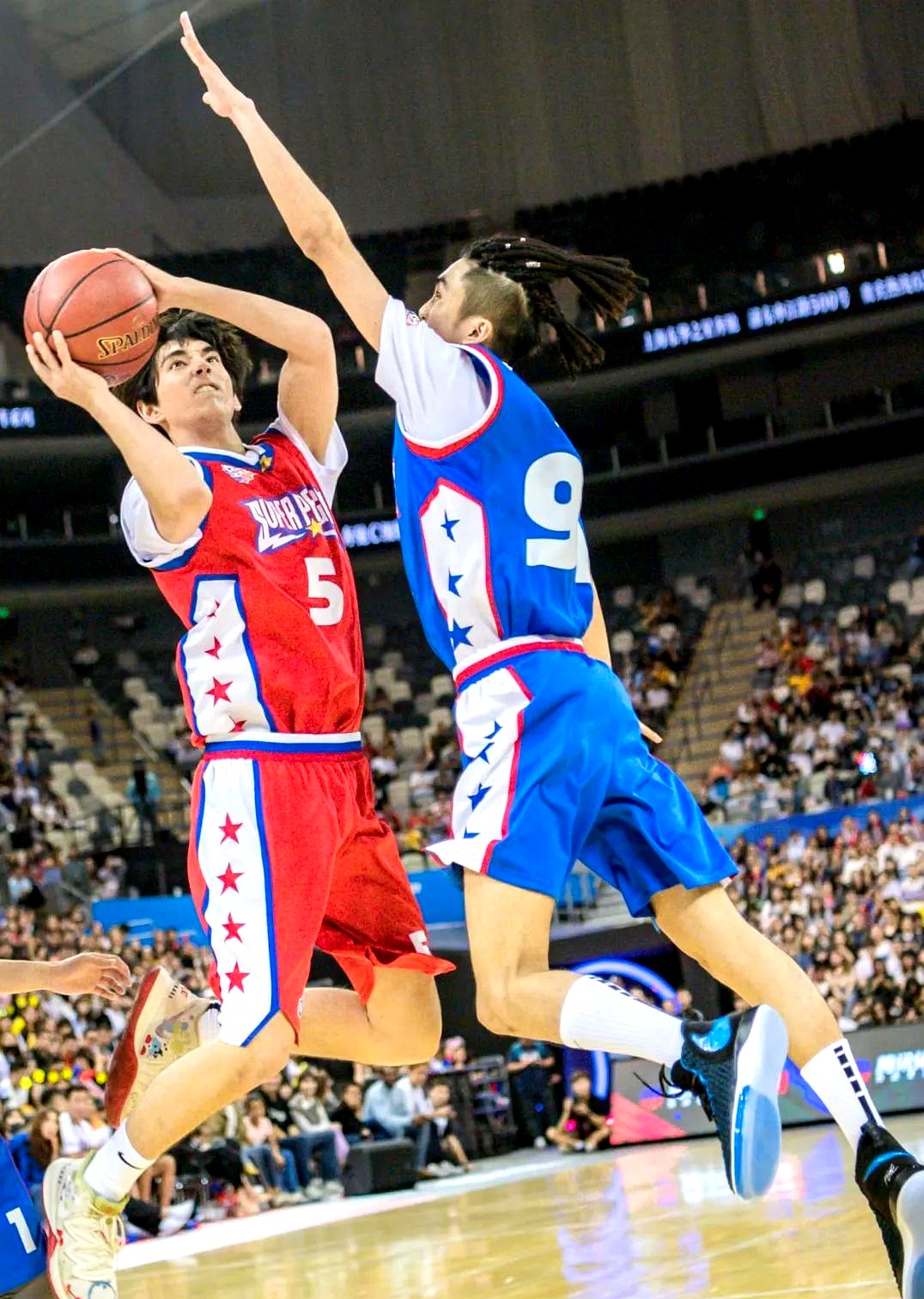 篮球宿敌再次在擂台上相遇 篮球宿敌再次在擂台上相遇