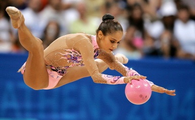 包含越南体操选手夺得奖牌，成绩喜人的词条