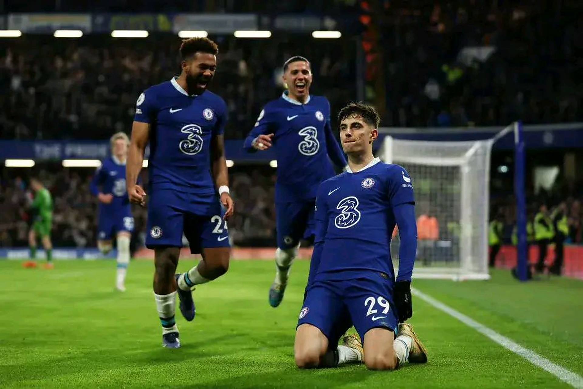 开云体育-热刺客场惨败南安普顿，遭遇连败