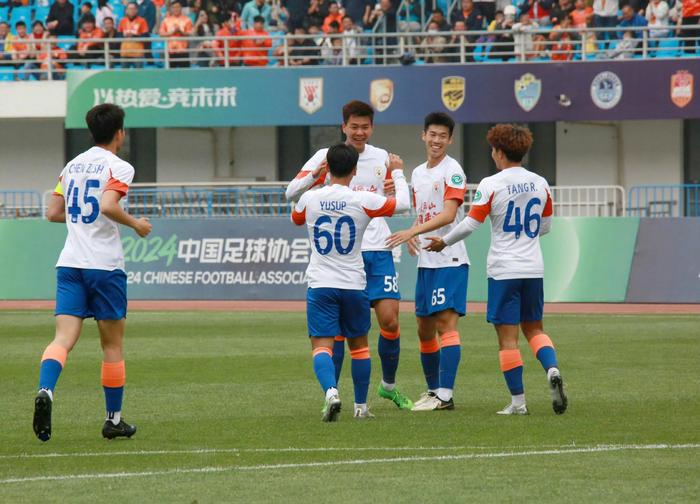 开云下载-球队新援入队首秀表现抢眼