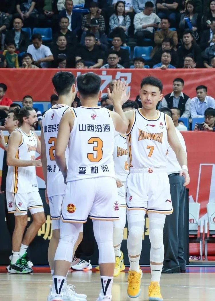 开云体育在线-湖南男篮击败山西，实现三连胜的简单介绍