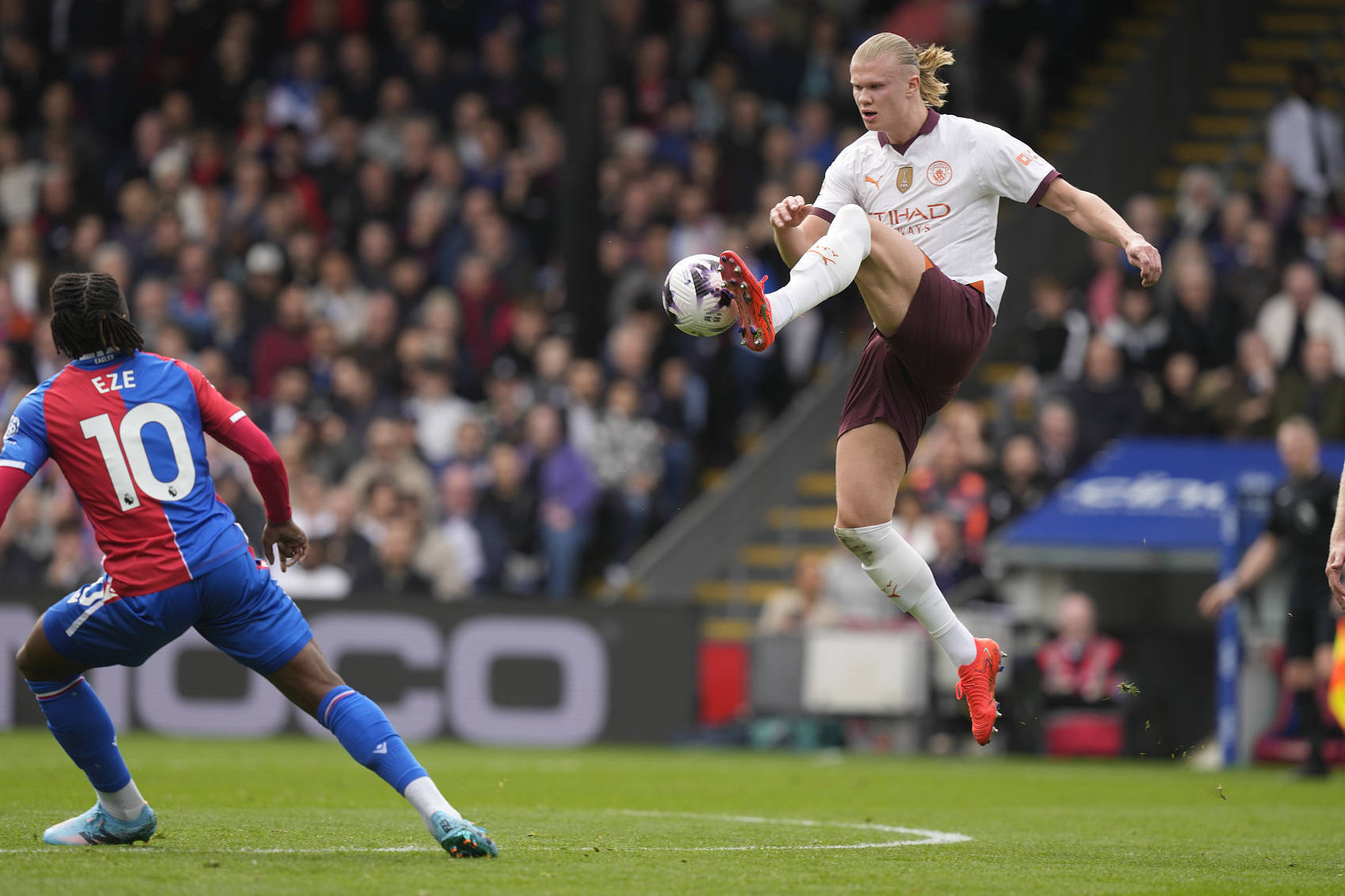 曼城轻松获胜，德布劳内两传一射助攻猎物