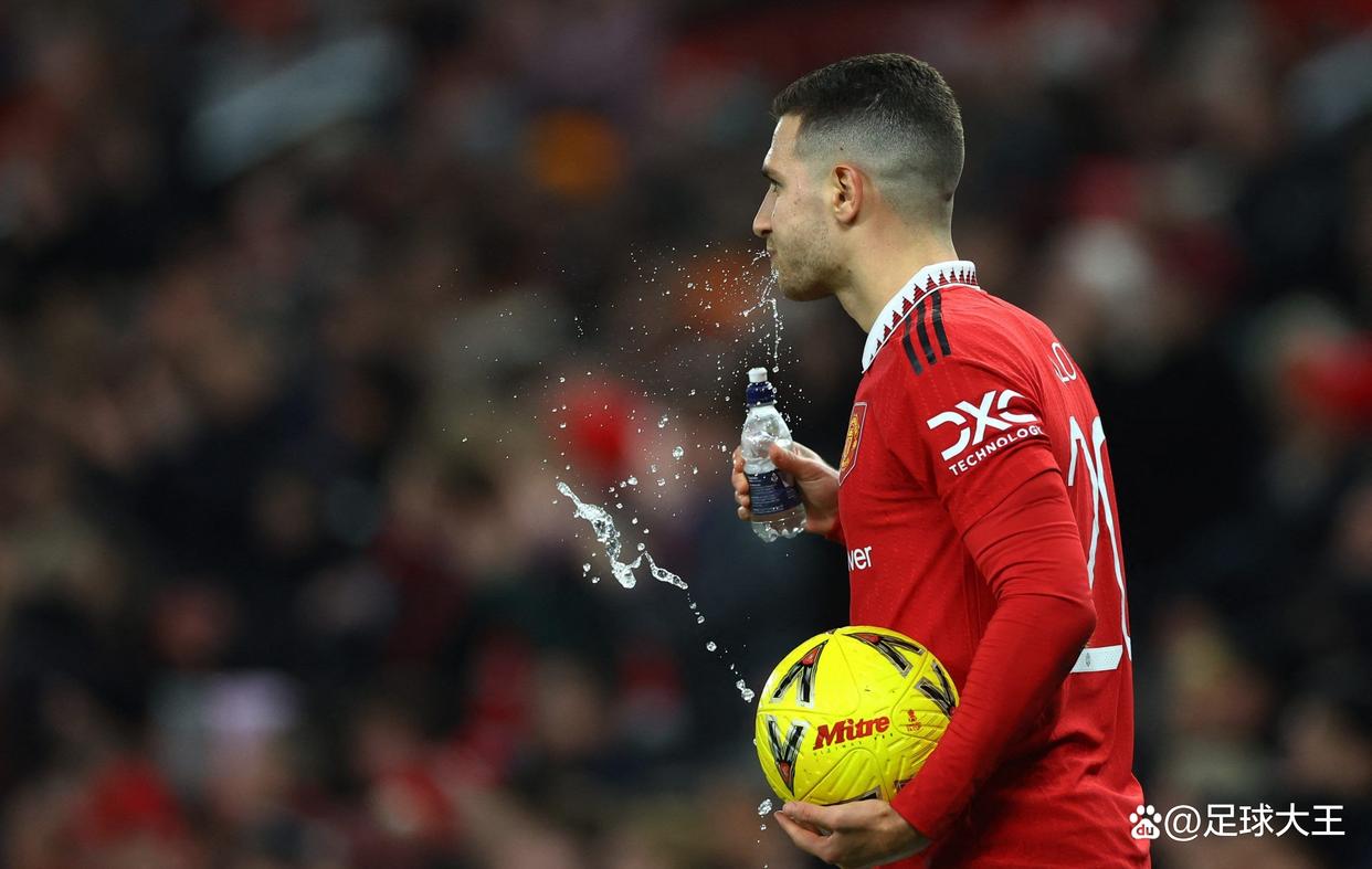 开云官网-曼联防线失误频频，需进一步改进的简单介绍