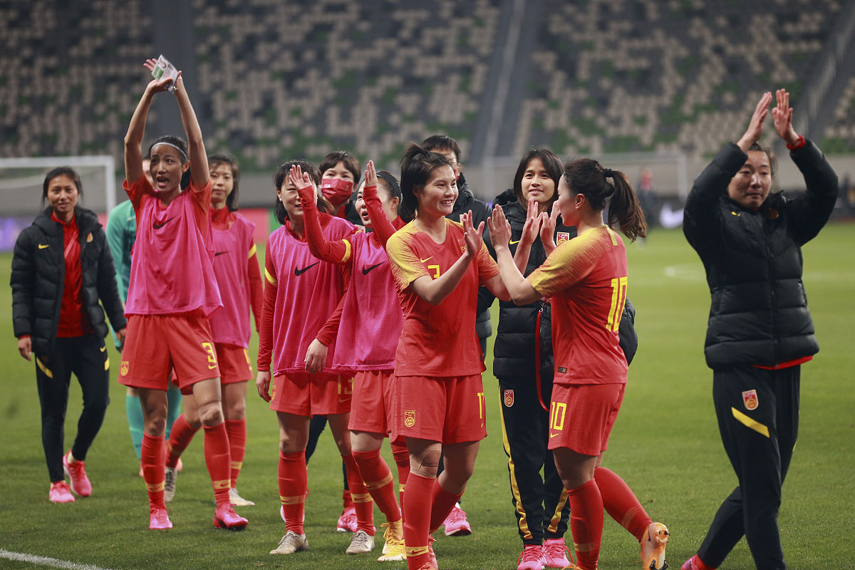 比赛过程中球队们的精彩表现让人惊叹不已