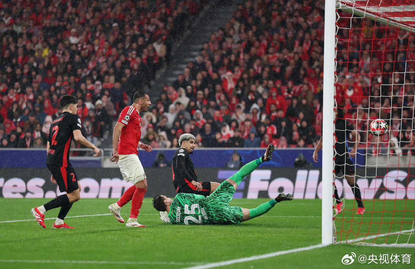 关于罗马客场踢平热那亚力保不败战绩的信息 关于罗马客场踢平热那亚力保不败战绩的信息