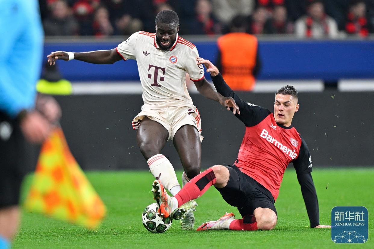 开云体育APP下载-莱万压哨进球，拜仁慕尼黑晋级