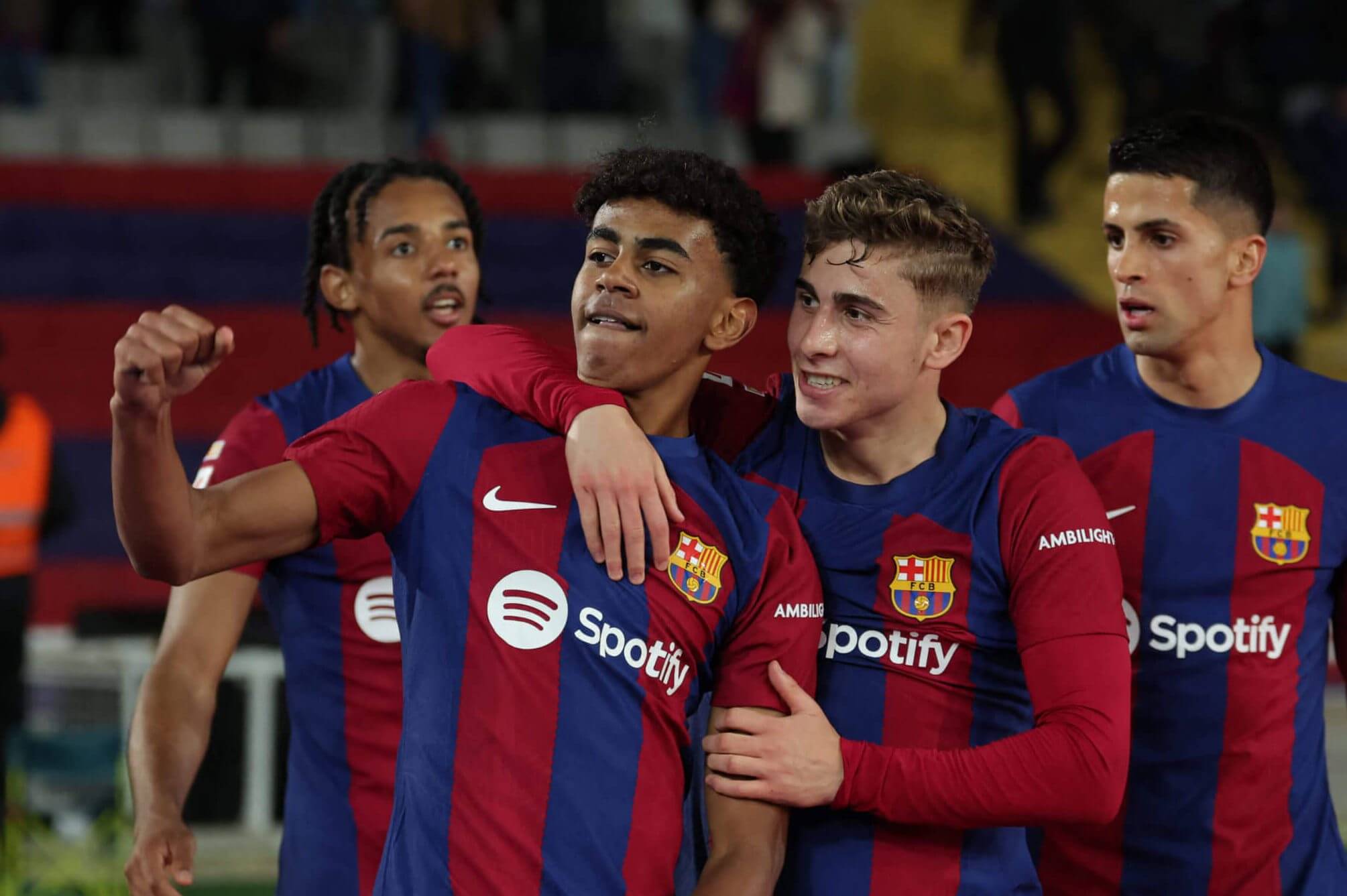 开云平台-关于巴塞罗那苦战，晋级欧冠强的信息