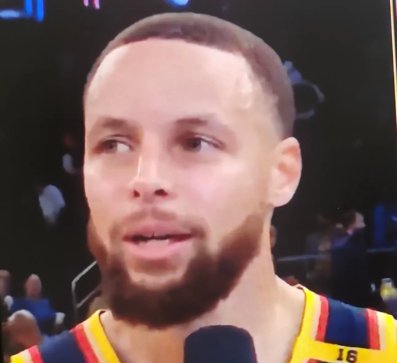 关于面对勇士，勇士上演悬殊一战的信息