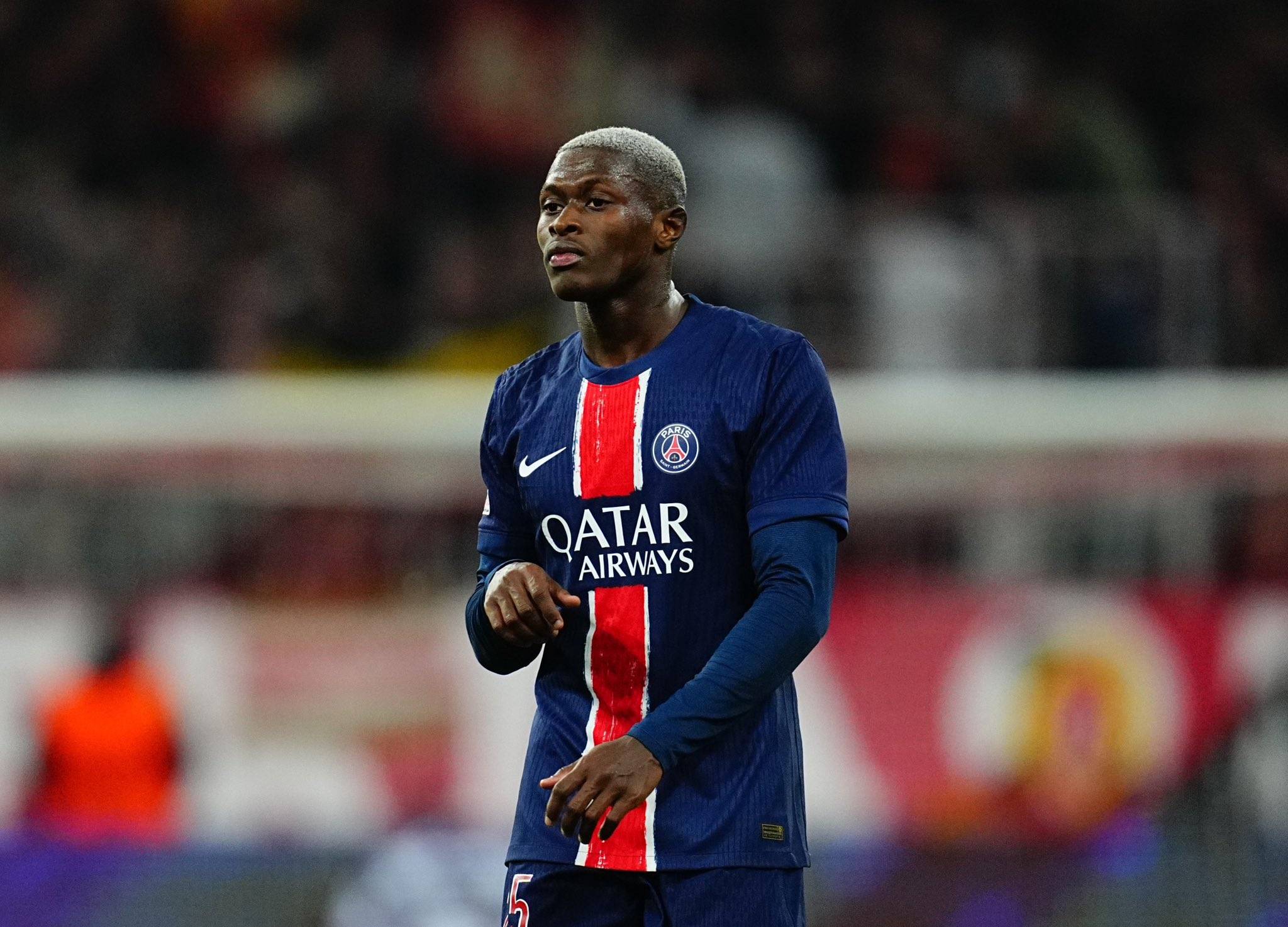 巴黎举行篮球比赛，曼联表现悬殊的简单介绍