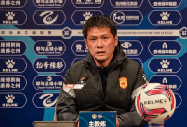 门兴格拉德巴赫临时教练带领球队取胜