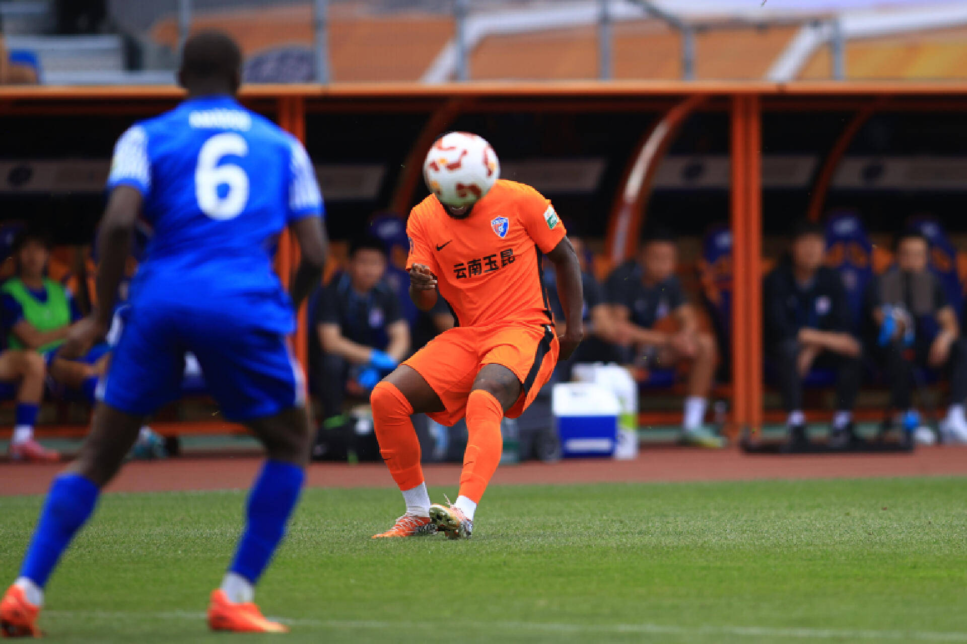 关于申花客场战平权健，奥斯卡破门但未能帮助球队获胜的信息