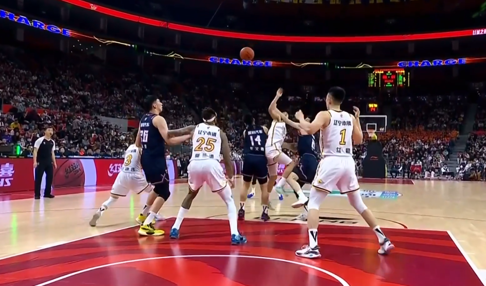 泰达客场逆袭,惊险取胜领先对手 泰达客场逆袭,惊险取胜领先对手