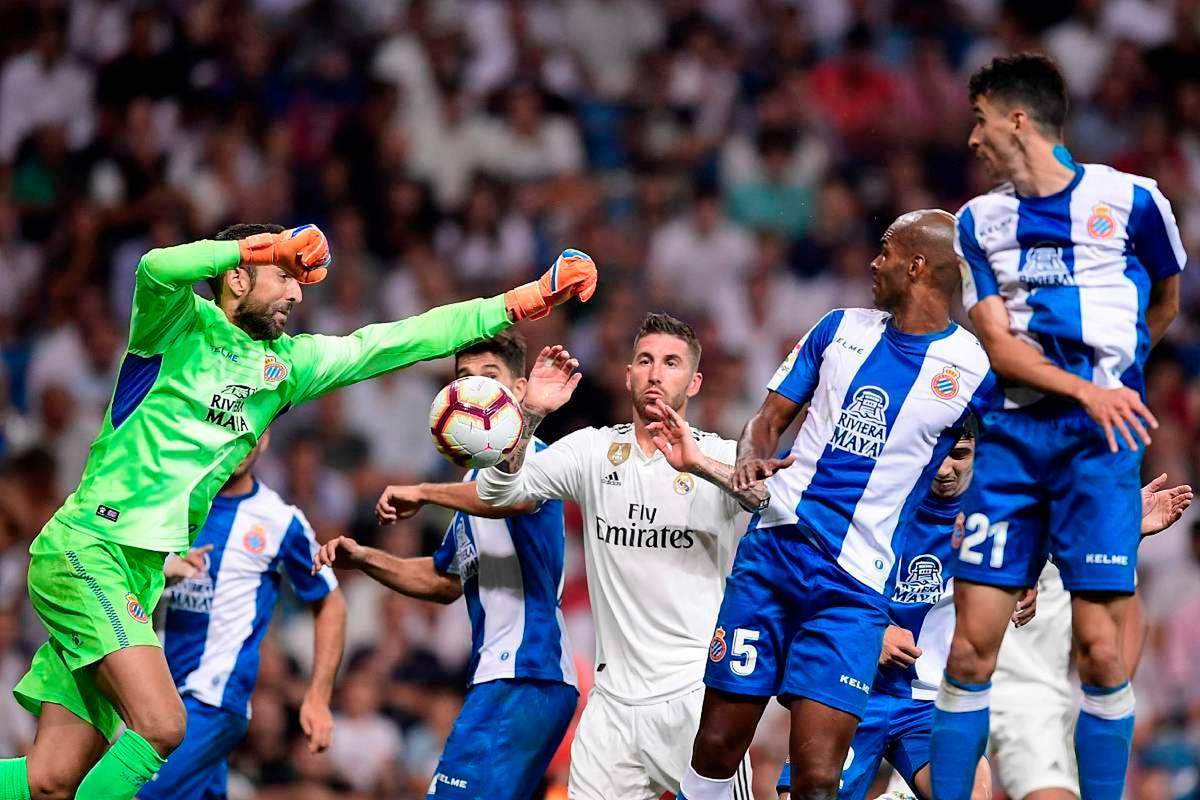 包含巴伦西亚客场大胜，取得连胜势头的词条