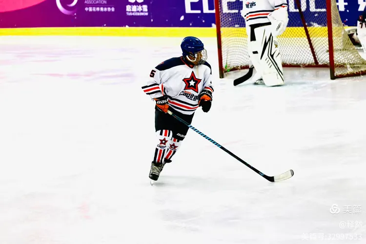 冰球选手投身篮球，速度与力量并存的简单介绍