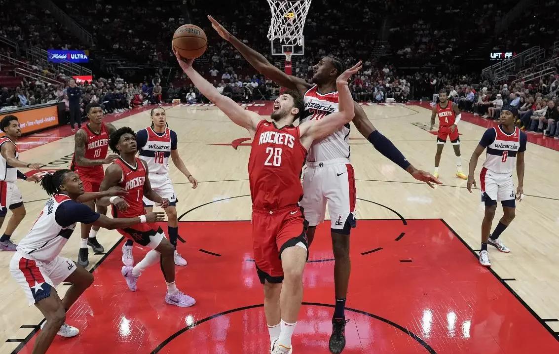 利比亚女足队拼尽全力，小组二连败