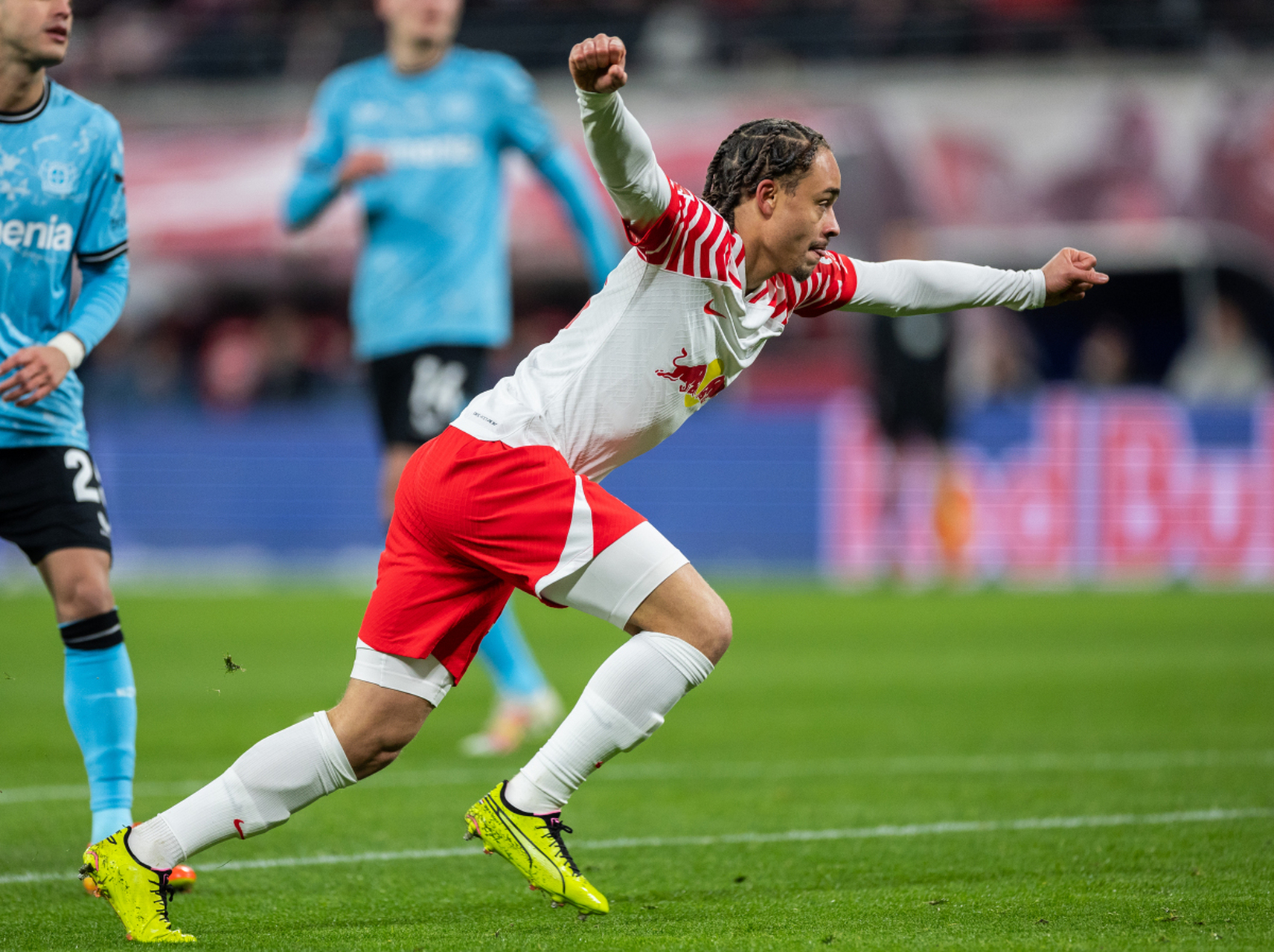 开云体育中国-老鹰队新赛季开局不利遭遇连败