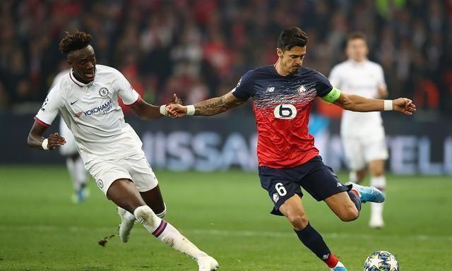 包含里尔主场胜波尔多，牢牢守住领先地位的词条