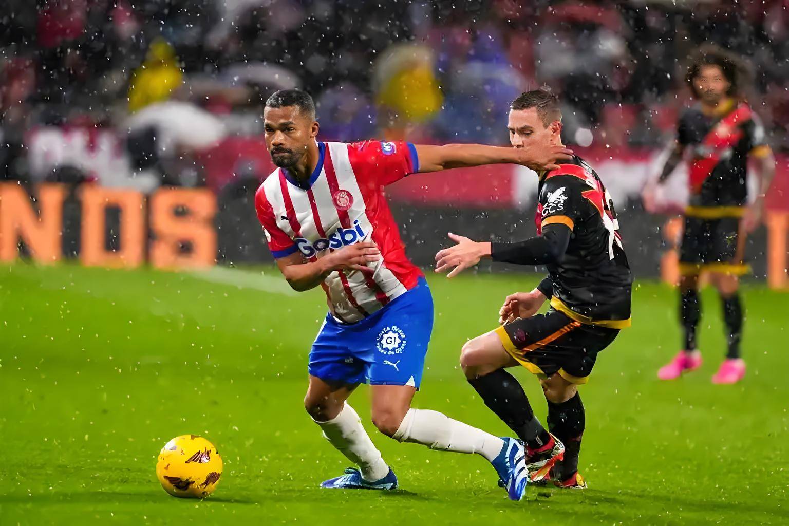 开云APP-比利亚雷亚尔在激烈比赛中胜出