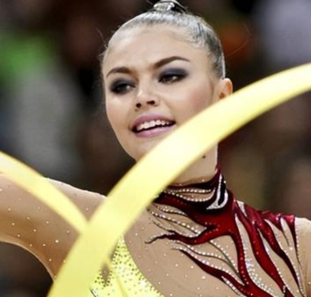 俄罗斯女子体操运动员展现实力登顶 俄罗斯女子体操运动员展现实力登顶