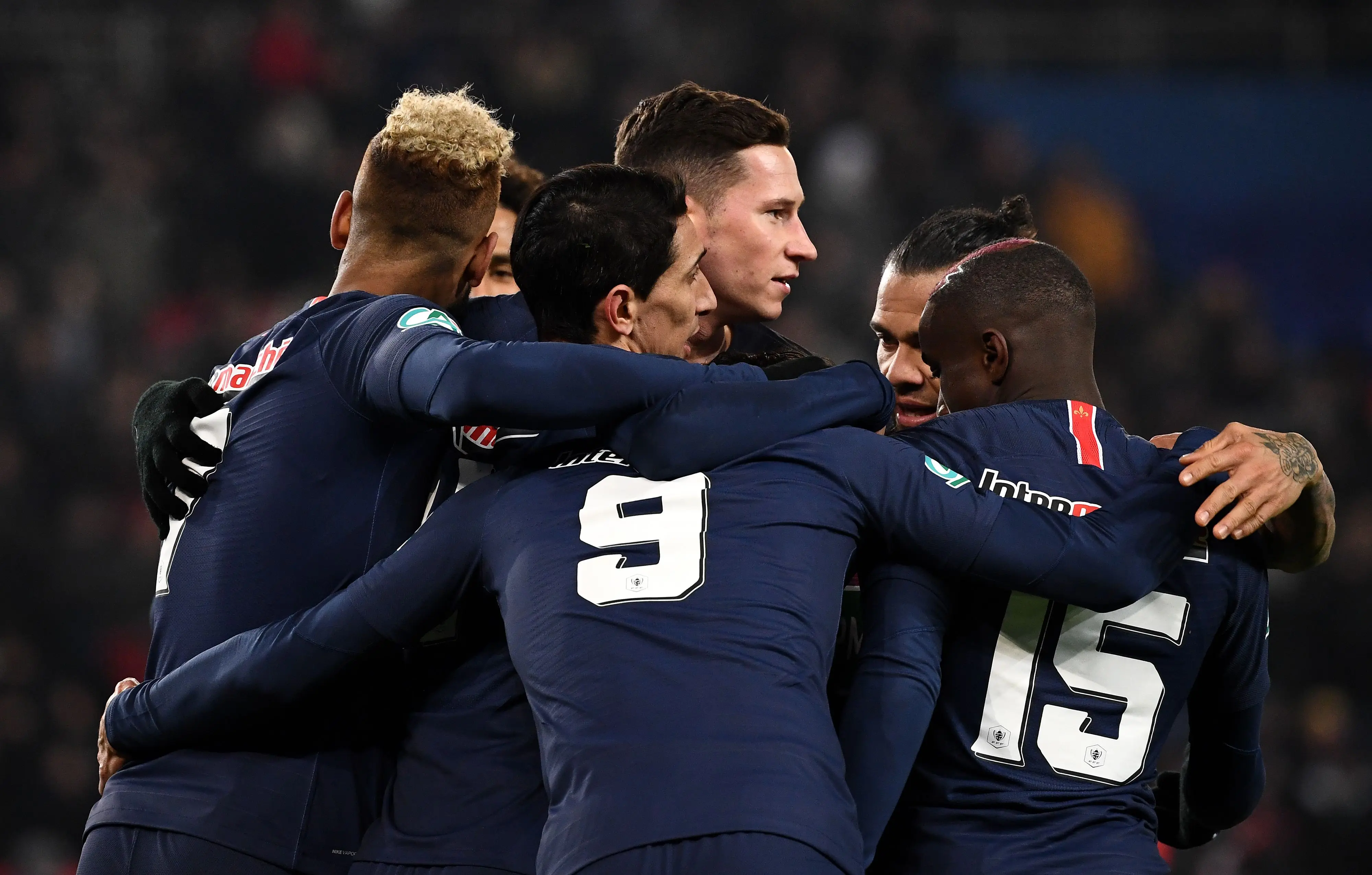 关于卡利亚里客场战平拉齐奥，保持不败的信息