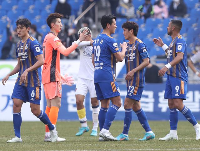 开云体育平台APP-领头羊首尔FC再胜一仗，晋级淘汰赛的简单介绍