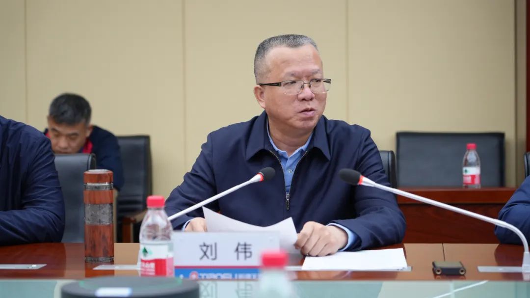 球队经理公开表态,决心引进新球员提升整体实力的简单介绍 球队经理公开表态,决心引进新球员提升整体实力的简单介绍